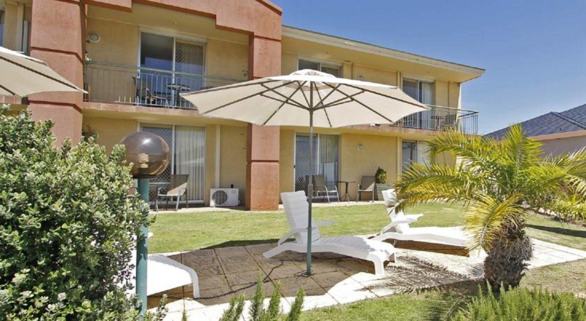 Ocean View Motel North Beach Exterior photo